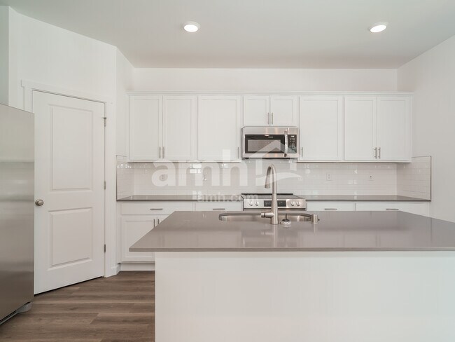 Foto del edificio - 9014 50th Ave SE
