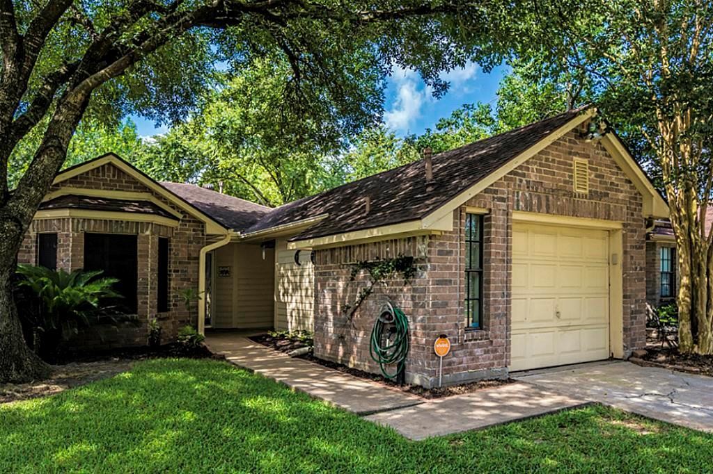 Primary Photo - 20307 Linden Tree Dr