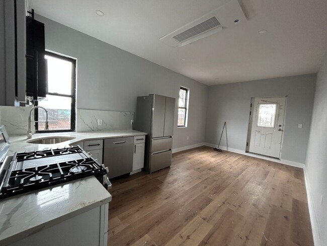 Photo - 430 Dickinson St Apartment