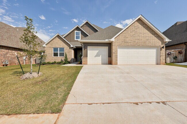 Foto del edificio - 14720 Avignon Ln