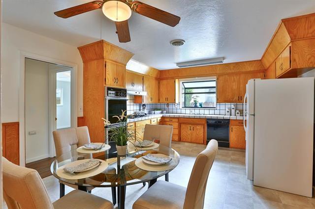 Building Photo - 580 Camino Dr