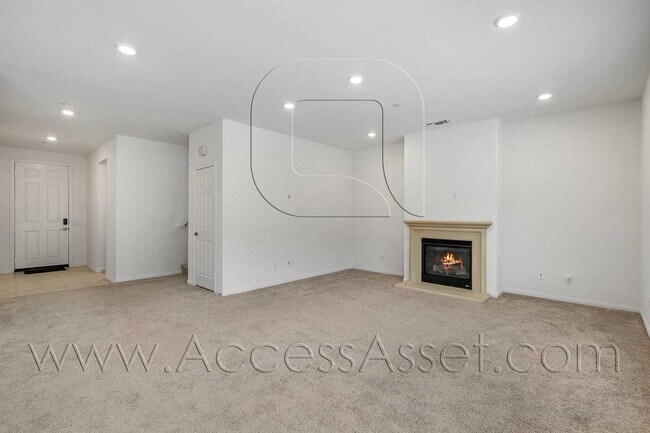 Foto del edificio - A Stunning 5 Bed / 3 Bath Smart Home In Ea...