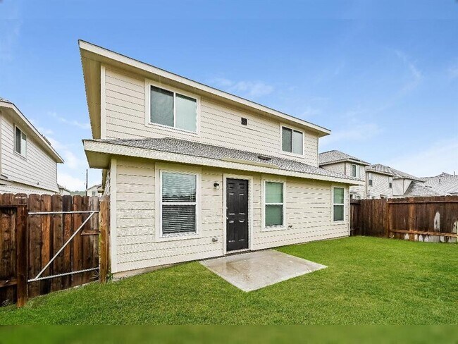 Foto del edificio - 23699 Goodfellow Dr