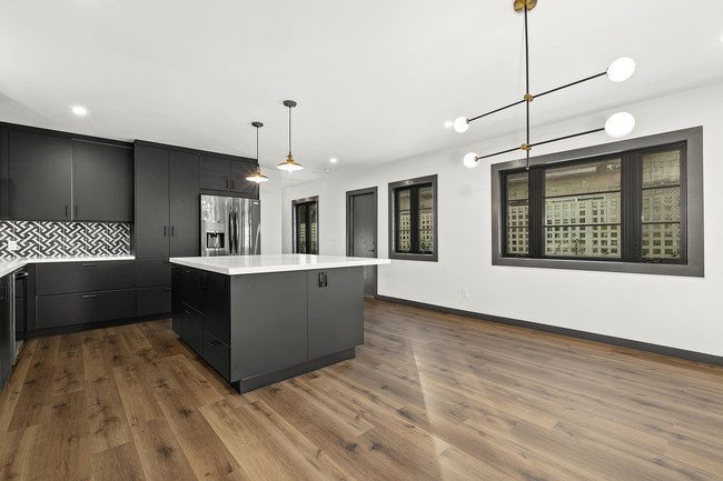 Foto del edificio - 5422 Monroe St