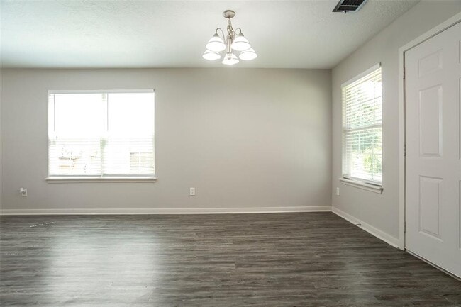 Building Photo - 112 Lindley Dr
