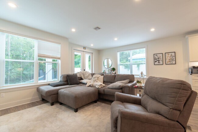 Foto del edificio - 812 SW 5th Terrace