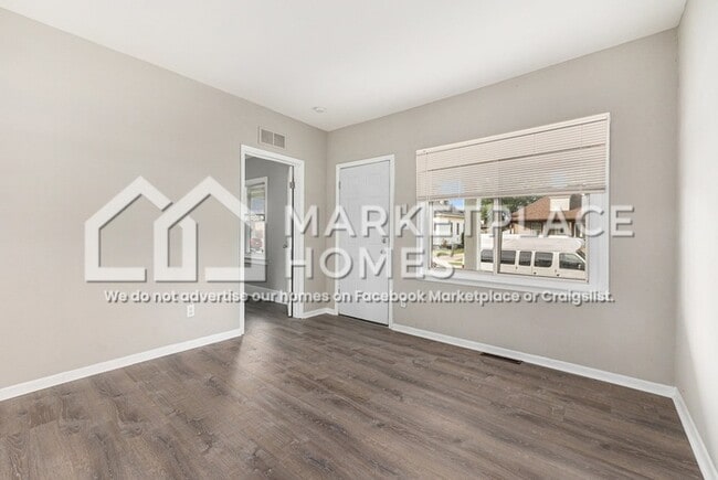 Foto del edificio - 16258 Semrau Ave