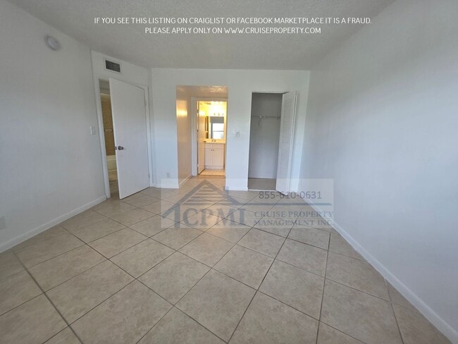 Interior Photo - Island Club