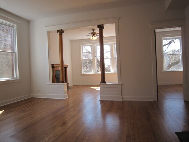 Foto del edificio - 3919 N Greenview Ave