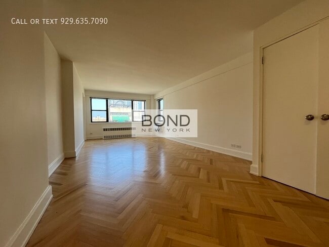 Building Photo - 420 E 79th St