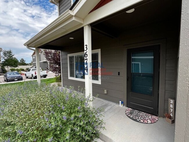 Building Photo - 3674 Ronald Reagan Ave
