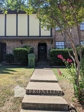 Building Photo - 938 Southmoor Dr