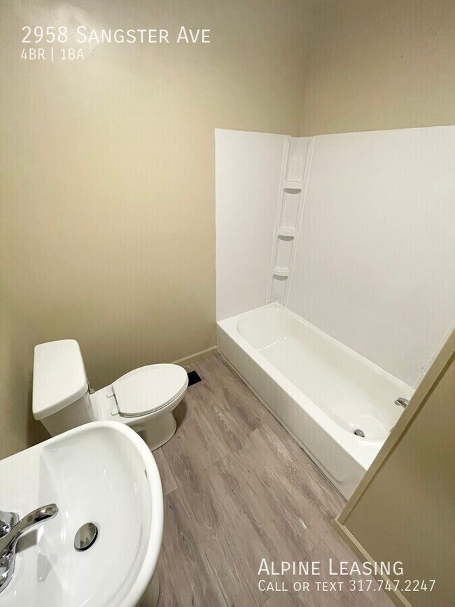 Foto del edificio - 2958 Sangster Ave