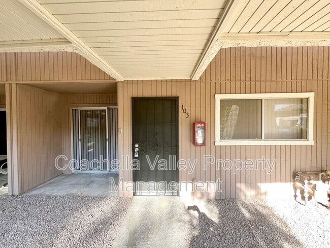 Foto del edificio - 2875 N Los Felices Rd