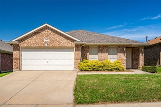 Building Photo - 13301 Evergreen Dr