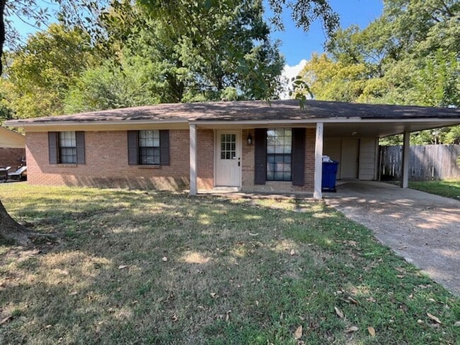 Renovated 3 Bedroom 1 Bath Home for Rent! - Renovated 3 Bedroom 1 Bath Home for Rent!