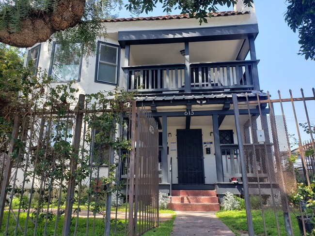 Building Photo - 613 Broadway St