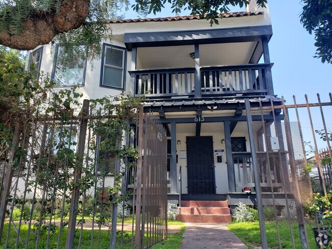 Building Photo - 613 Broadway St