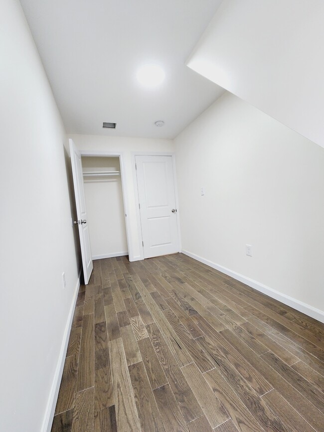 83 Oak St 3 - 77 Oak St