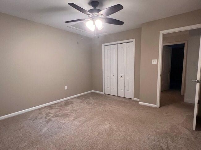 Building Photo - 94 Briarview Cir
