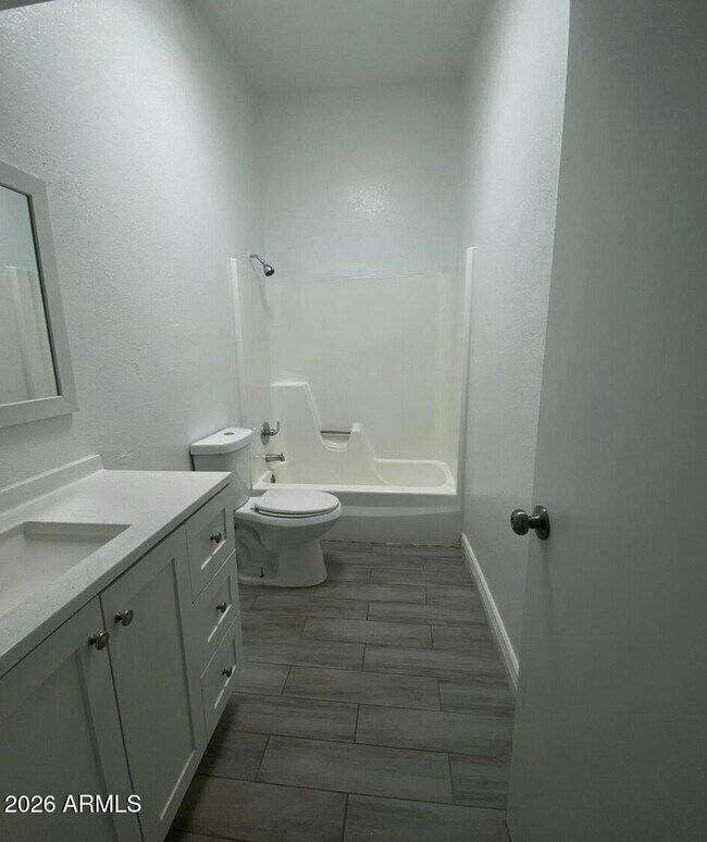 Building Photo - 2580 S Yavapai Rd