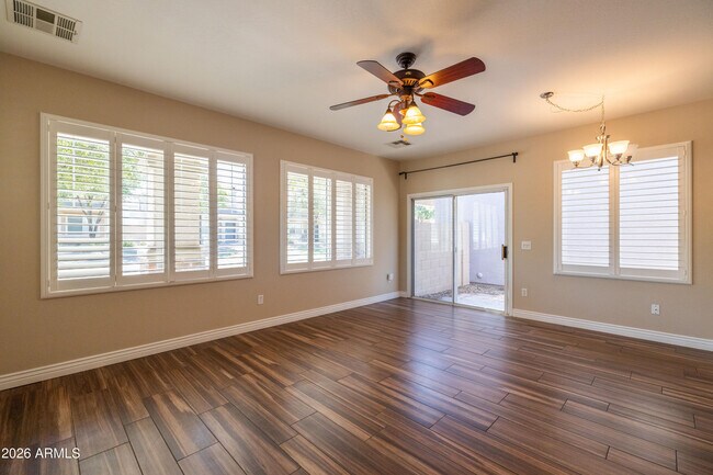 Foto del edificio - 1531 S Longspur Ln