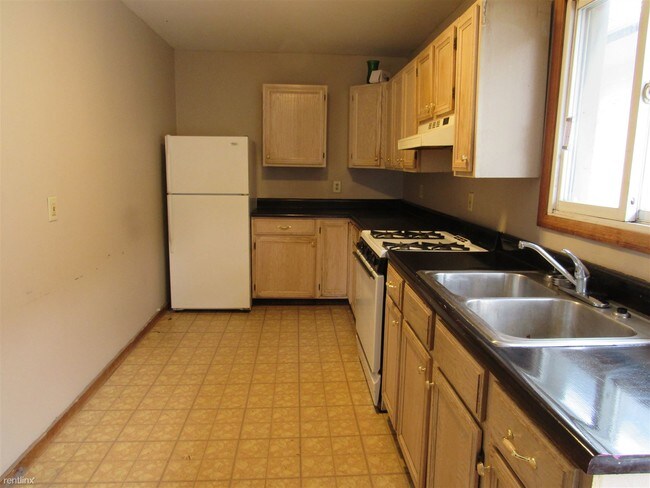 Building Photo - 2 br, 1 bath House - 3002 Francis St