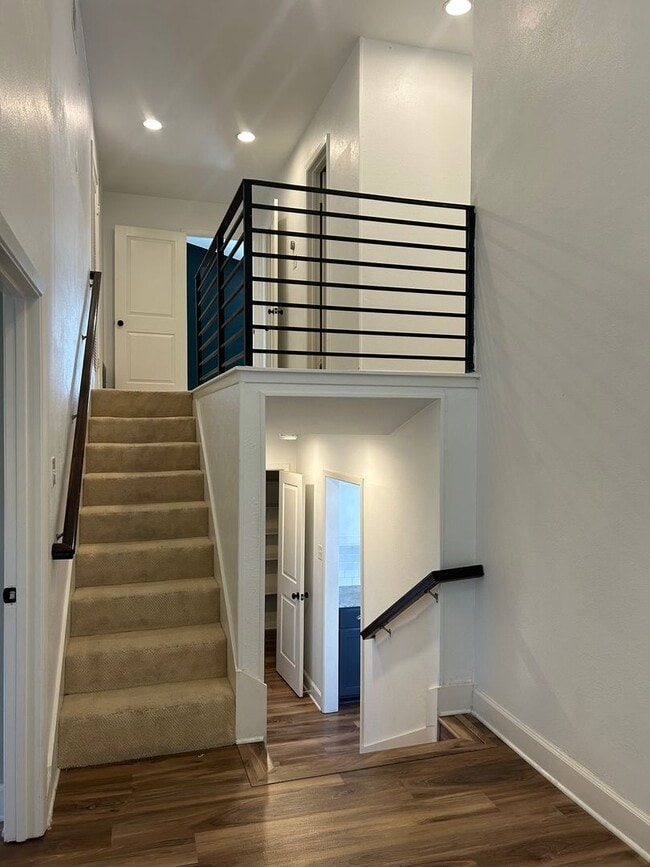 Building Photo - Beautiful Home with Beautiful Views