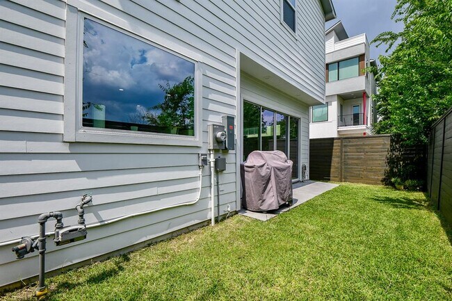Foto del edificio - 7603 Jacquelyn Gdns Ln