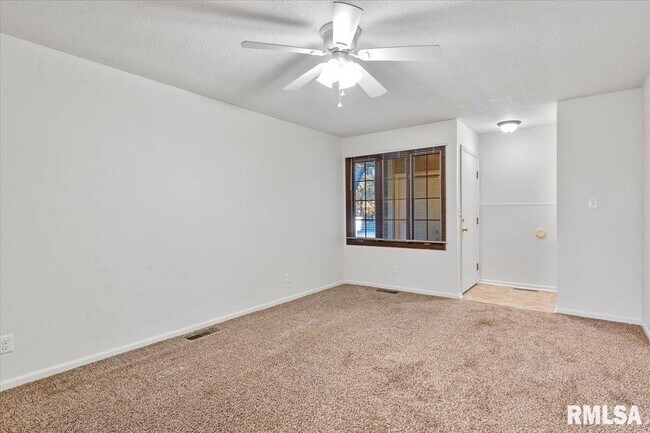 Building Photo - 3 Sundowner Ln