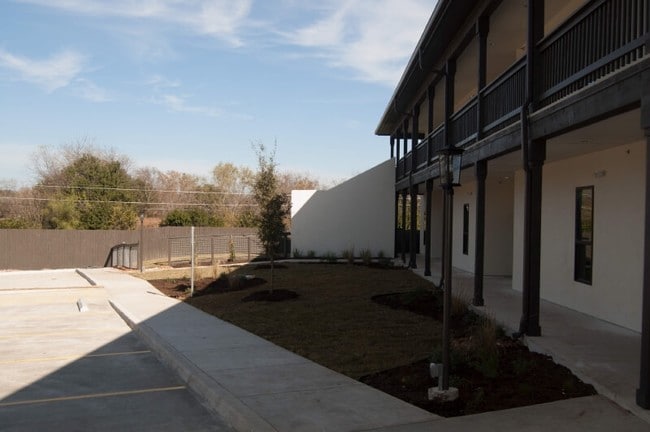 Building Photo - Parker Plaza