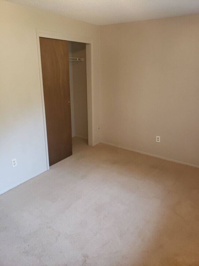 Building Photo - 2125 NW Turner Dr