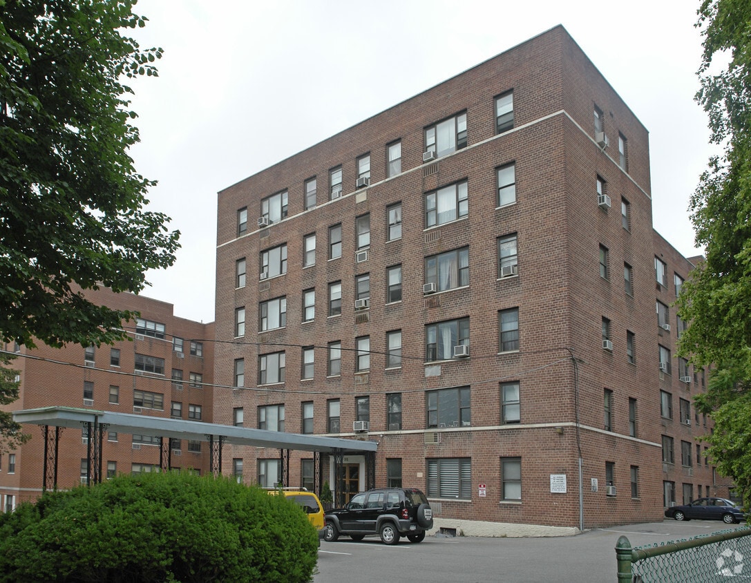 Primary Photo - 35 Barker Ave