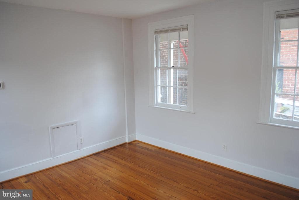 Primary Photo - 1338 Wisconsin Ave NW