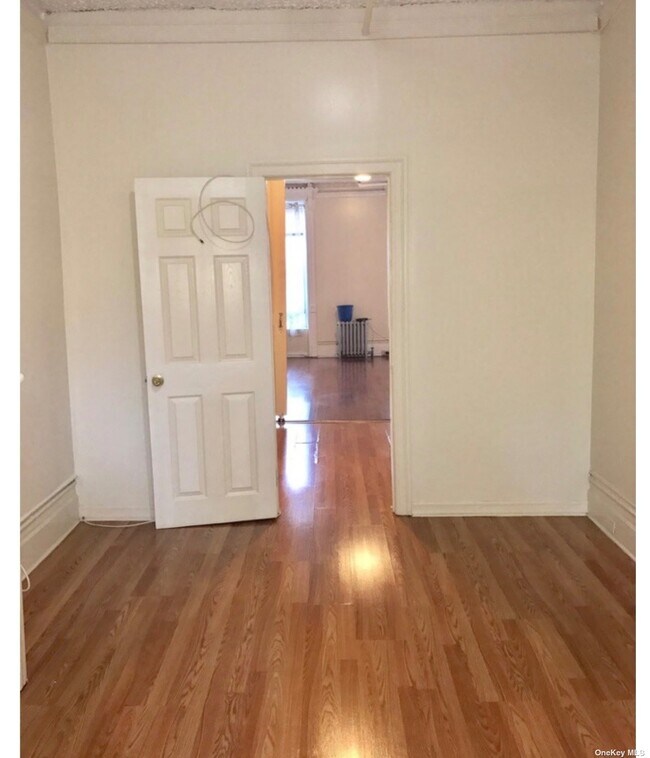 Foto del edificio - 809 Greene Ave