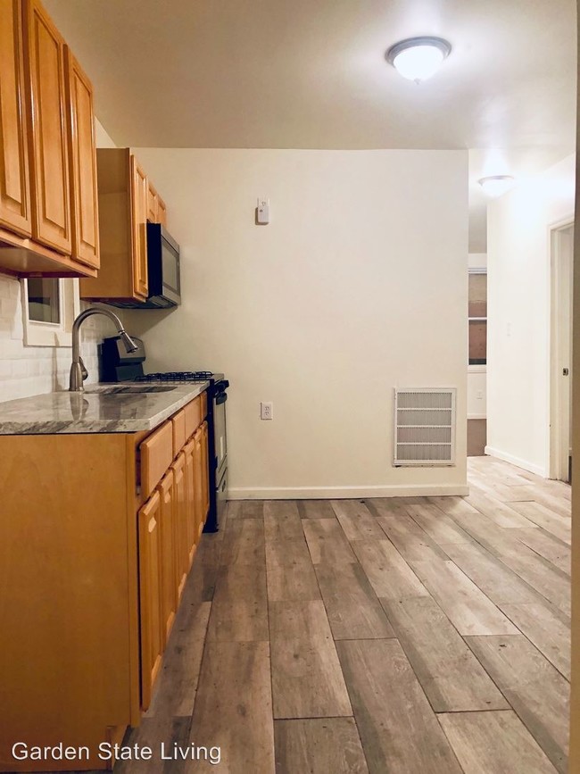 Building Photo - 2 br, 2 bath House - 239-241 West End Avenue