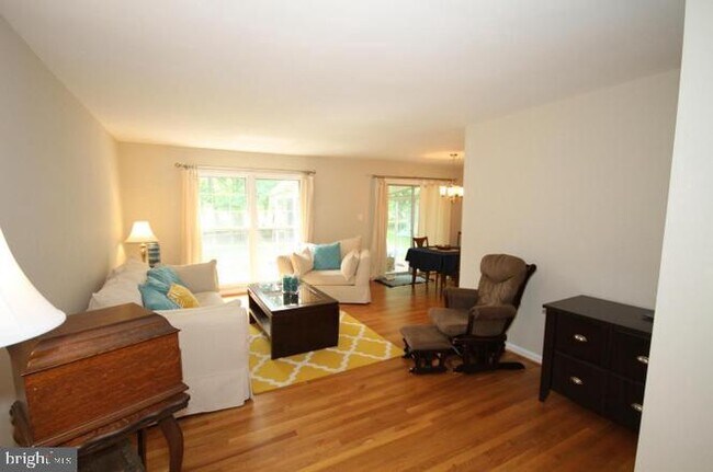 Foto del edificio - 8521 Tysons Ct