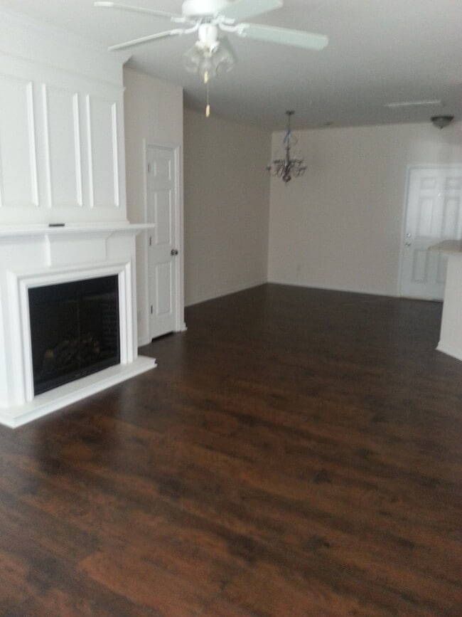 Building Photo - 14861 Santa Lucia Dr