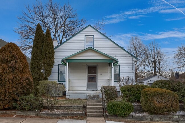 Building Photo - 123 N Spruce St