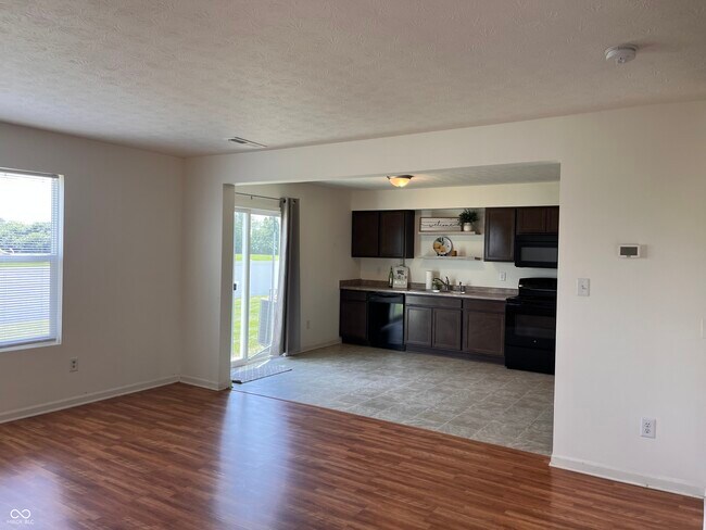 Foto del edificio - 7939 Wildwood Farms Ln