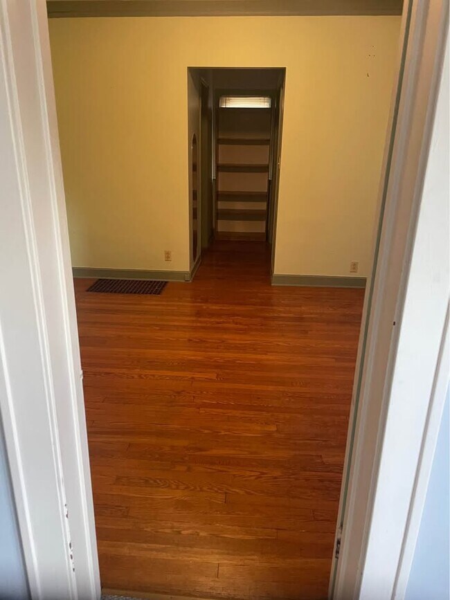 Foto del edificio - 374 Belvedere Ave NE