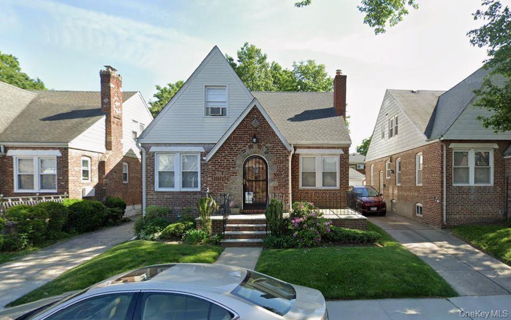 Foto principal - 166-48 25th Ave