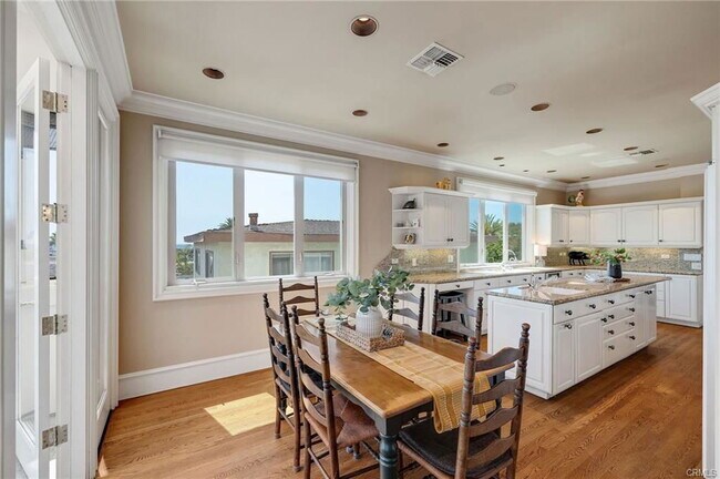 Foto del edificio - 922 Duncan Ave