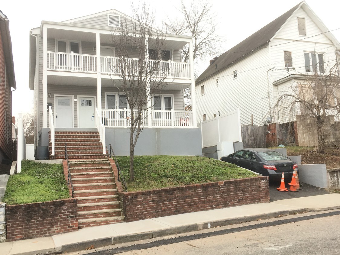 Foto principal - 69 Dehart Ave