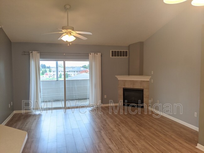 Foto del edificio - 6597 Clover Ct