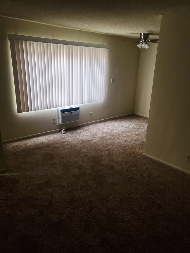Foto del edificio - 6553 Newlin Ave