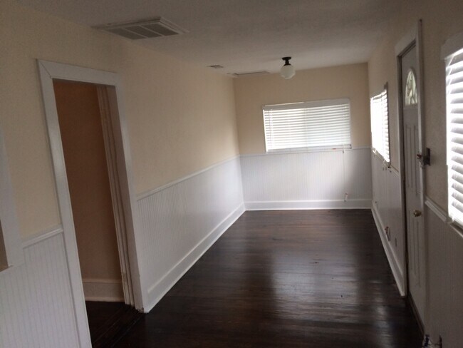 Foto del edificio - Large 4 bedroom Near UT and Downtown