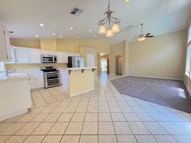 Building Photo - Three Bedroom Galt Home!