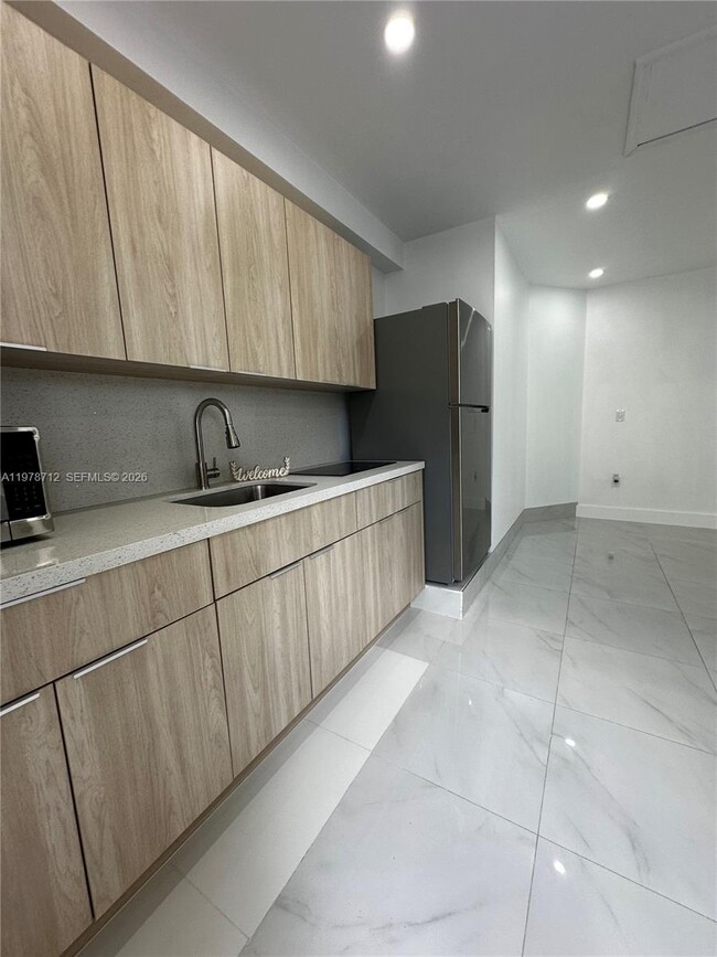 Building Photo - 3863 SW 145th Ave