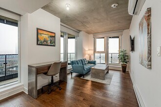 Building Photo - 100 Rue Murray